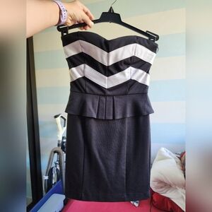 Chic Strapless Chevron Dress